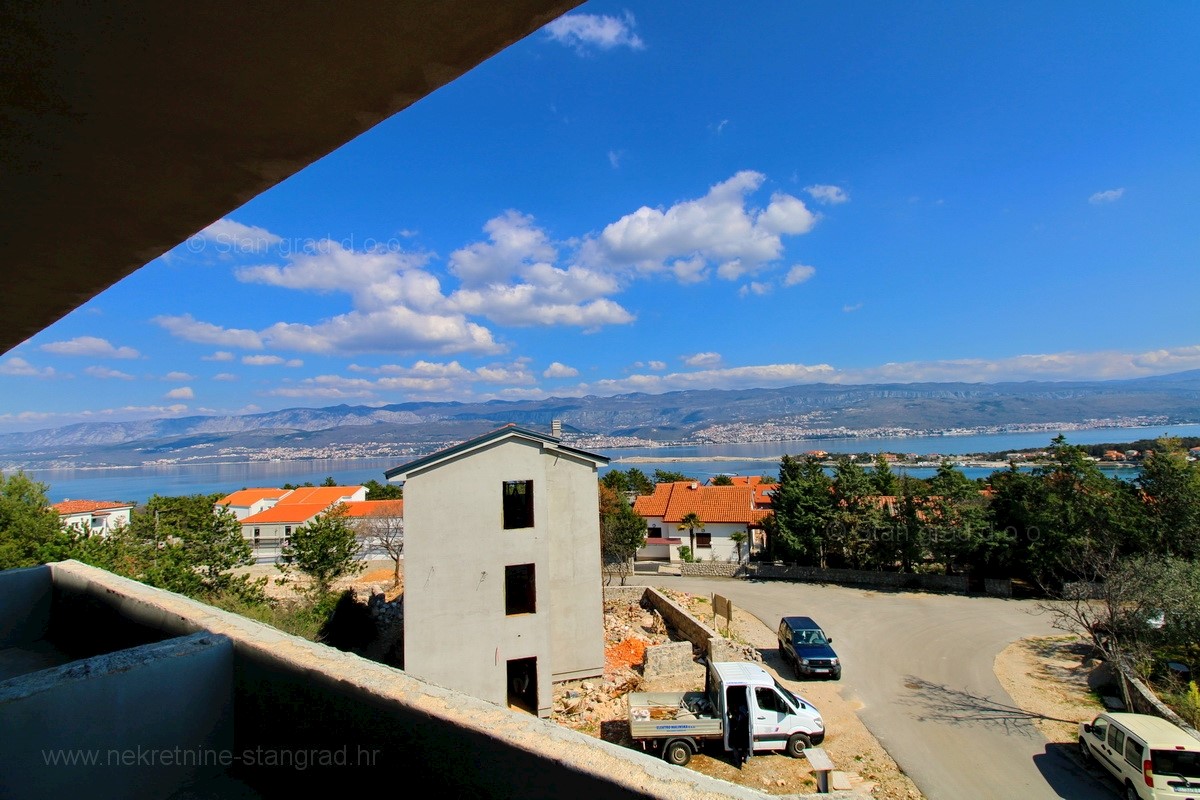 Šilo, nuova costruzione, appartamento al 2° piano con vista mare