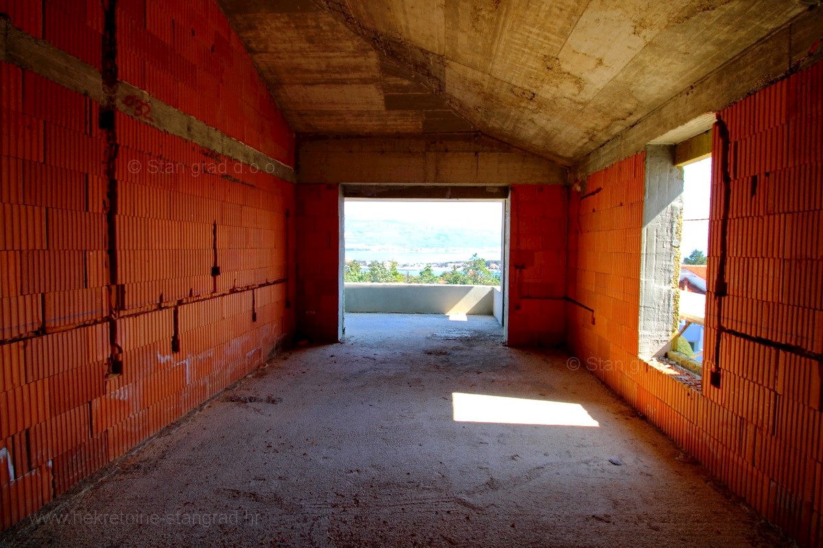 Šilo, nuova costruzione, appartamento al 2° piano con vista mare