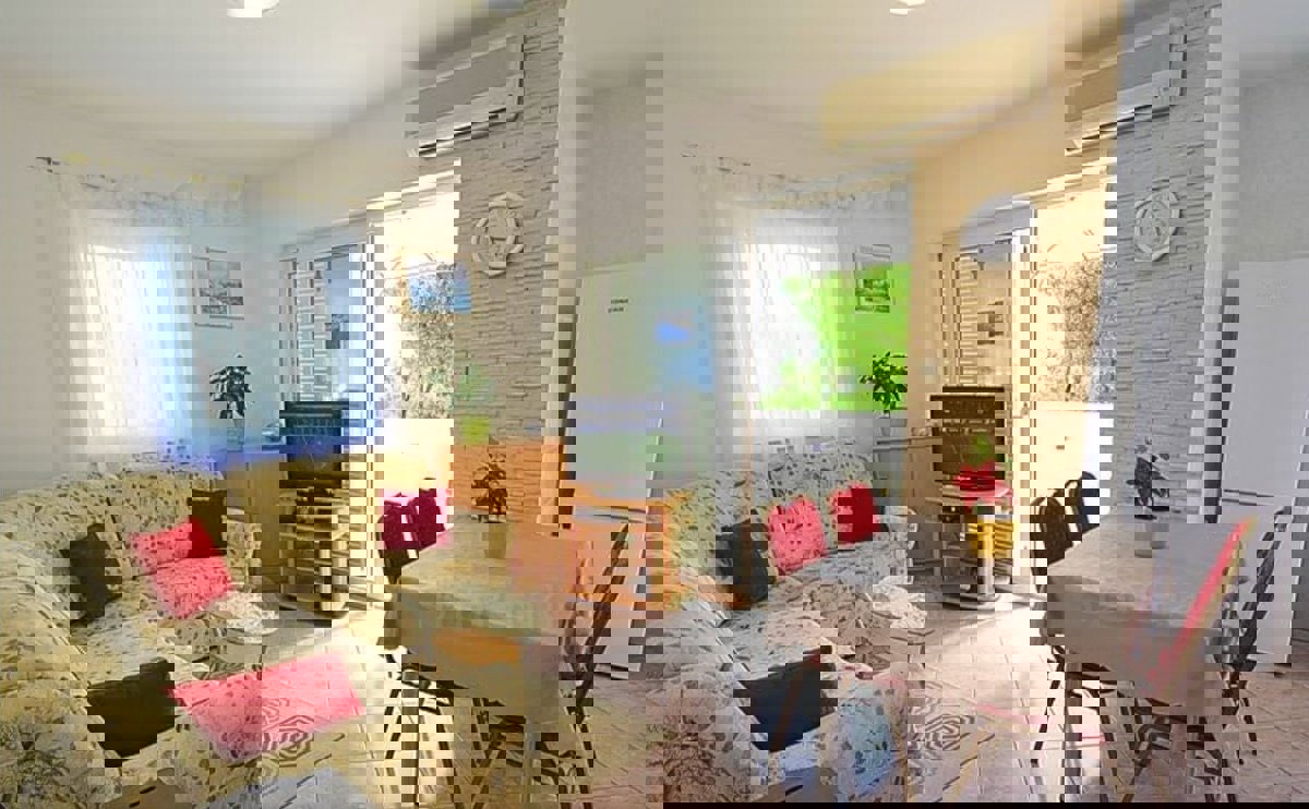 Isola di Krk, casa indipendente con piscina