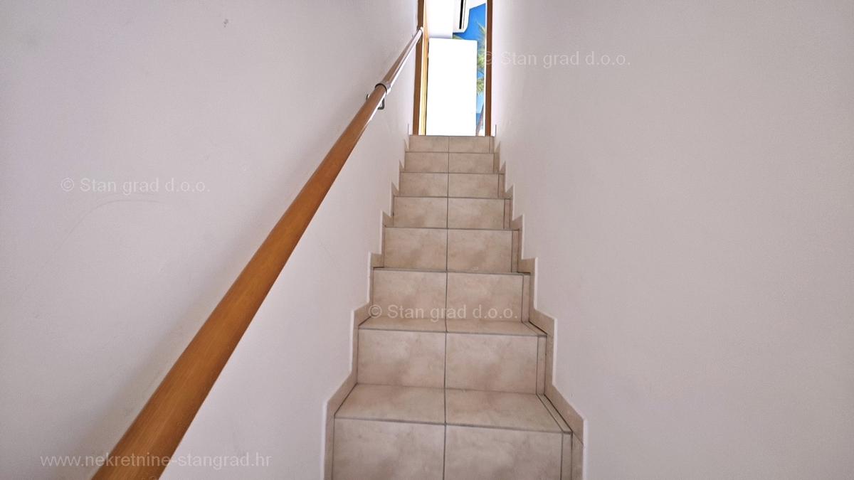 Soline Bay, appartamento su due piani con vista aperta sul mare!