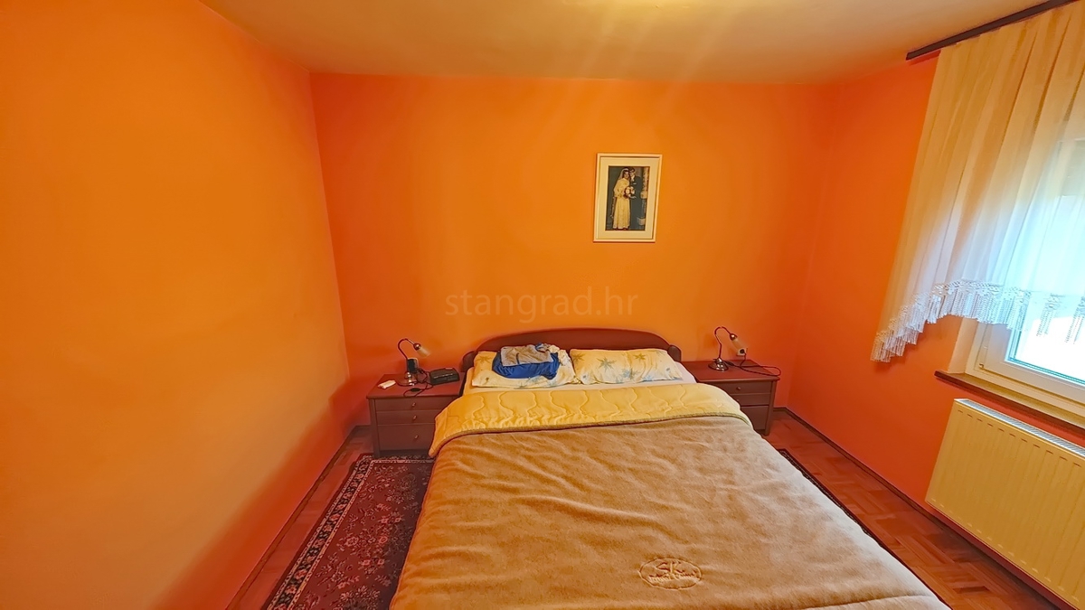 Malinska, dintorni, casa indipendente con 2 appartamenti in posizione tranquilla!