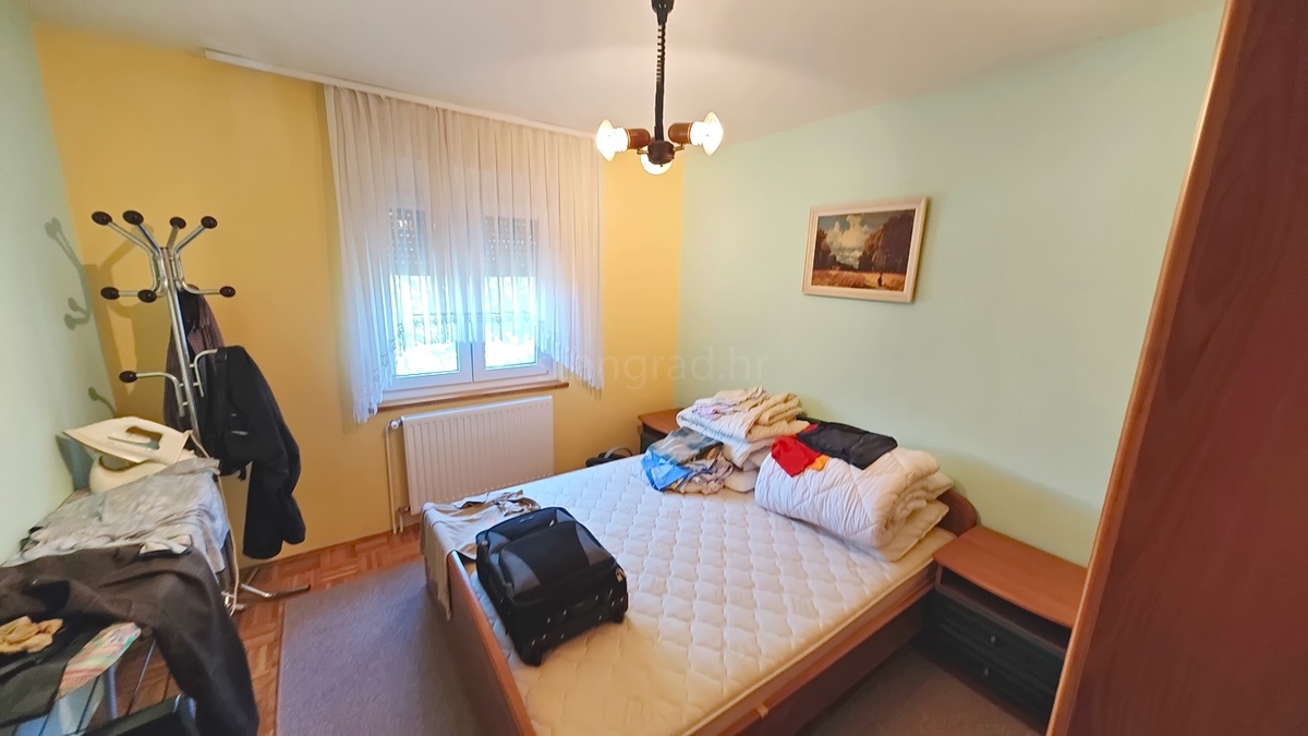 Malinska, dintorni, casa indipendente con 2 appartamenti in posizione tranquilla!