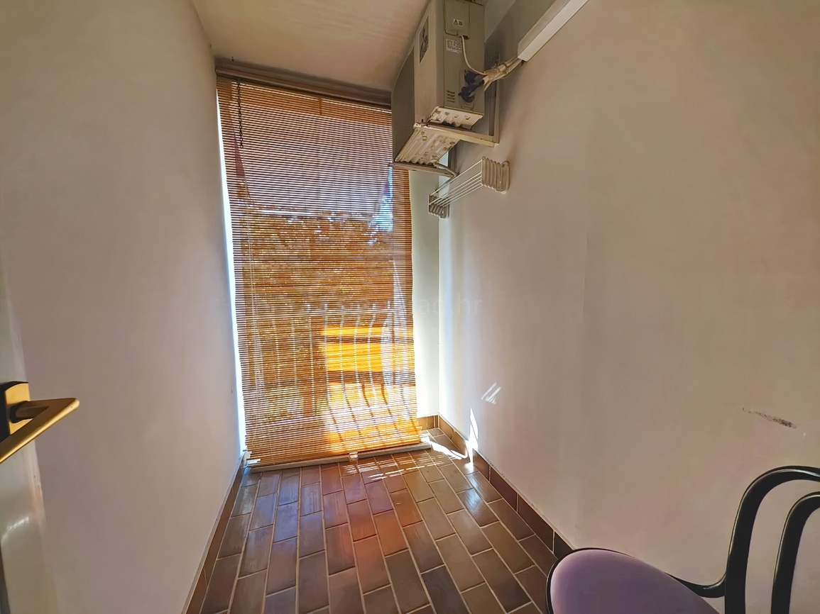 Njivice, appartamento con una camera da letto vicino al mare!