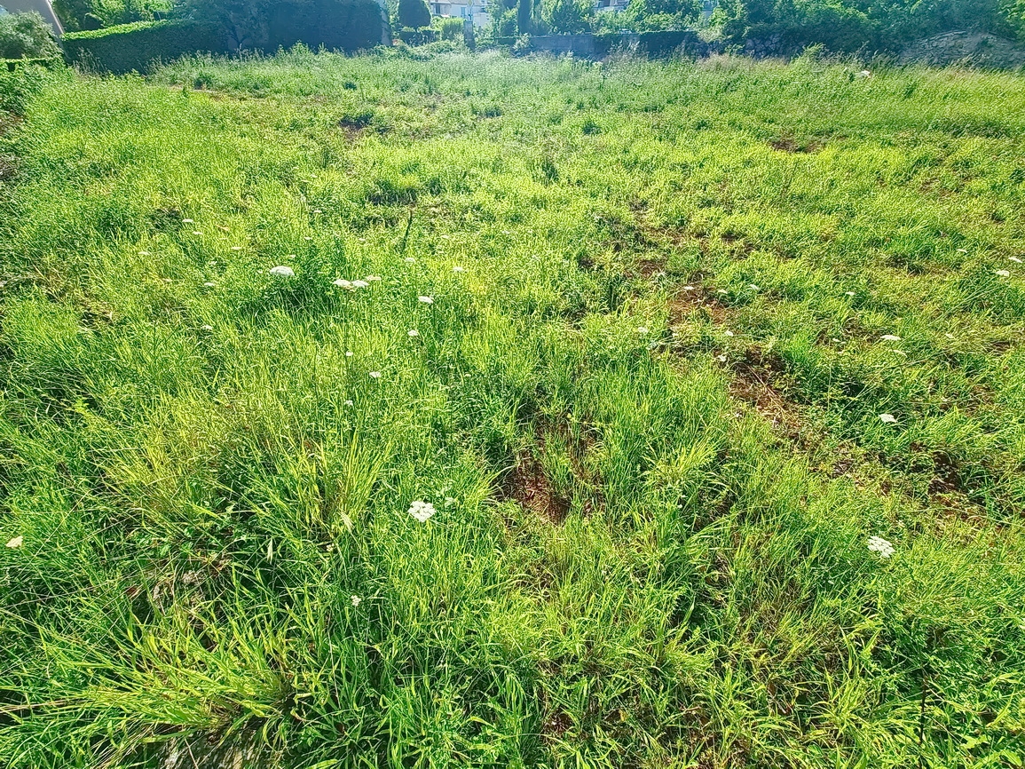 Zona di Krk, terreno edificabile idoneo in zona urbanizzata!