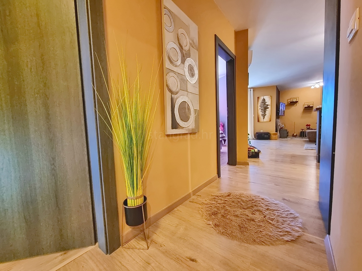 Malinska, appartamento arredato con due camere da letto in un'ottima posizione!