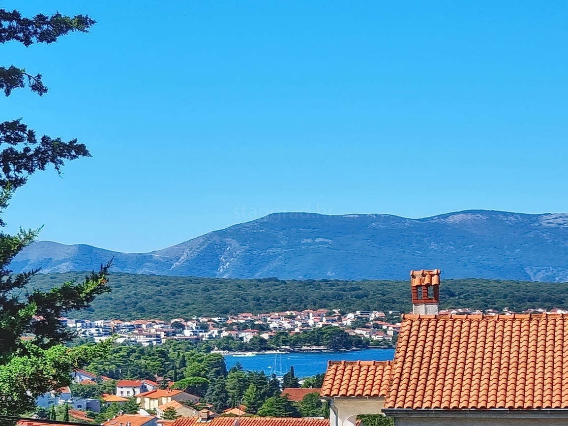 Malinska, appartamento arredato con due camere da letto in un'ottima posizione!