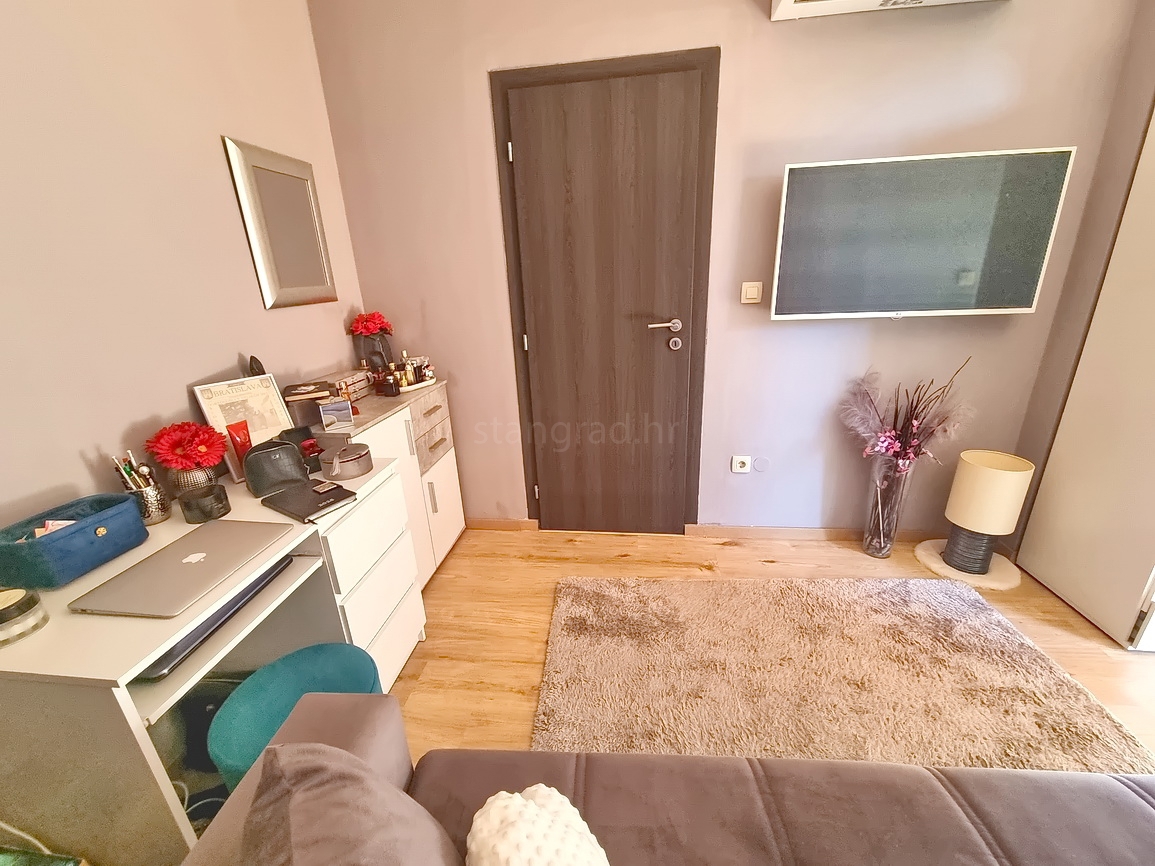 Malinska, appartamento arredato con due camere da letto in un'ottima posizione!