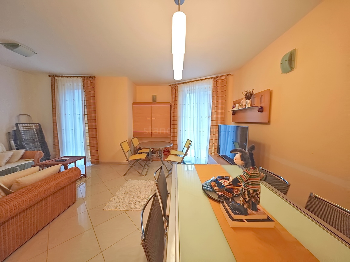 Baška, appartamento con due camere da letto al 1° piano con giardino!