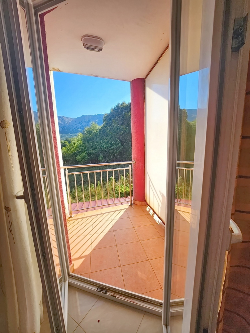 Baška, appartamento con due camere da letto al 1° piano con giardino!