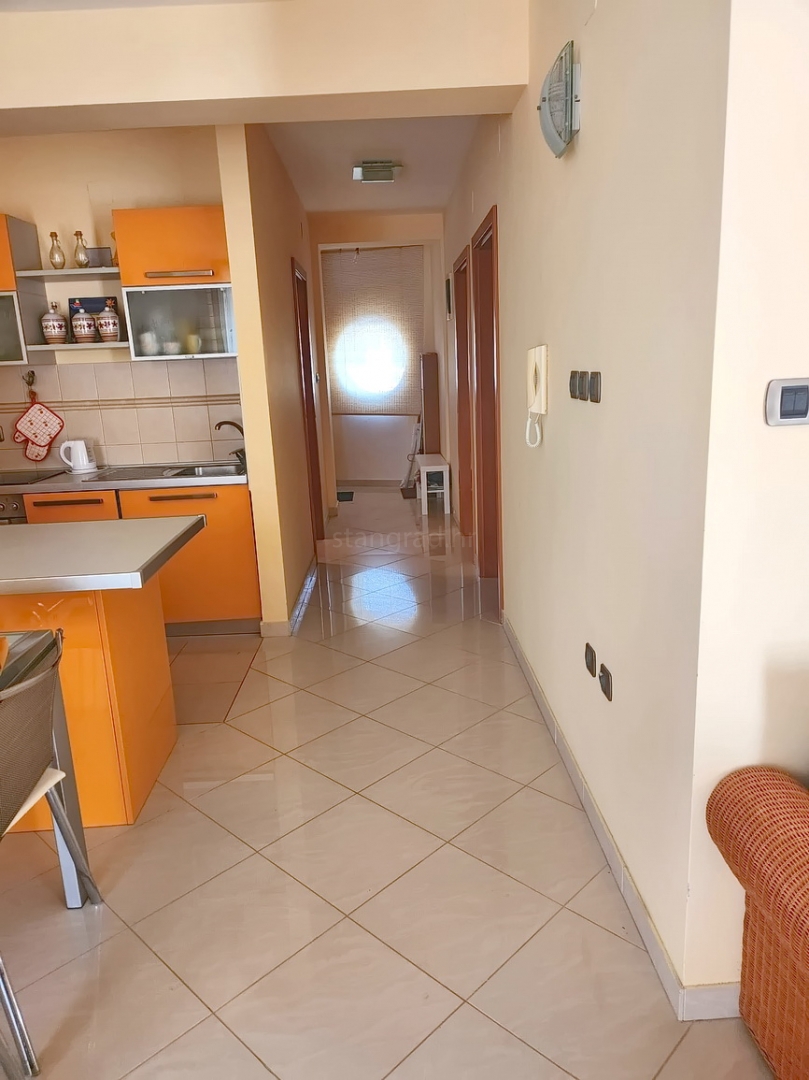 Baška, appartamento con due camere da letto al 1° piano con giardino!