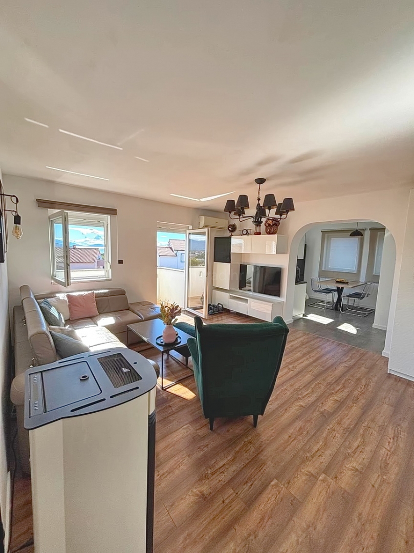 Krk, appartamento duplex con tre camere da letto e vista mare!