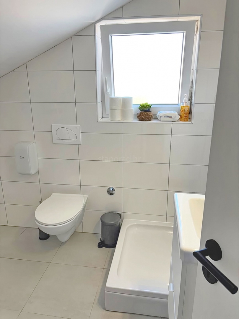 Krk, appartamento duplex con tre camere da letto e vista mare!