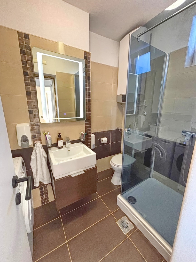 Krk, appartamento duplex con tre camere da letto e vista mare!