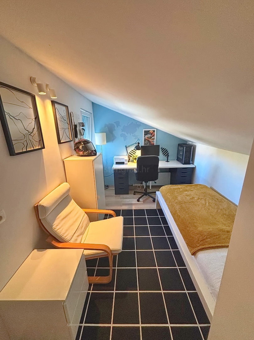 Krk, appartamento duplex con tre camere da letto e vista mare!