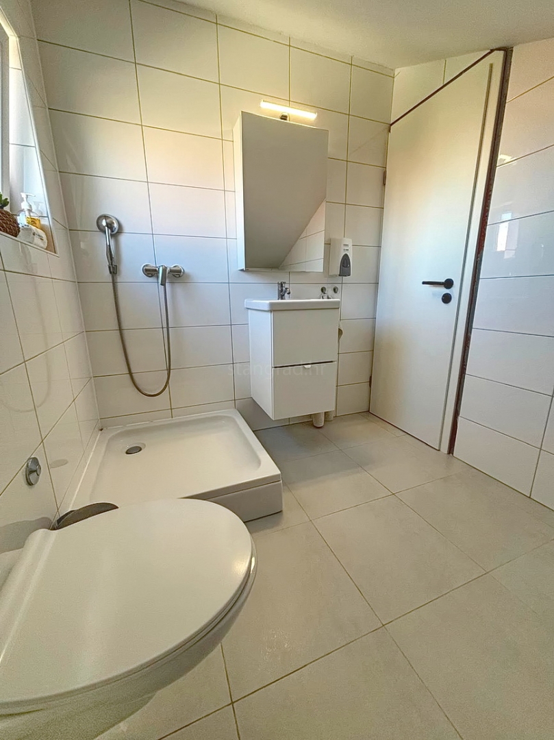 Krk, appartamento duplex con tre camere da letto e vista mare!