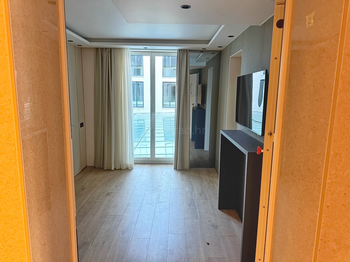 Crikvenica, appartamento con una camera da letto in un edificio dal design moderno!