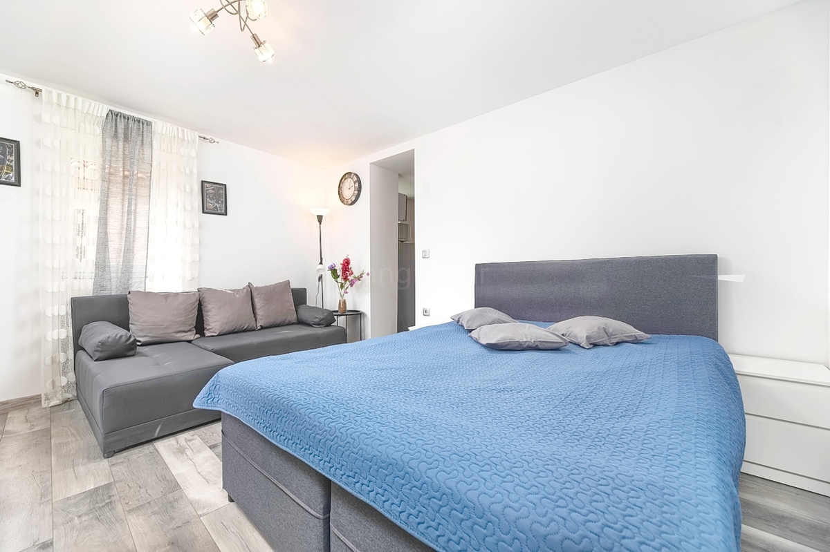 Punat, casa in pietra con due monolocali vicino al mare!