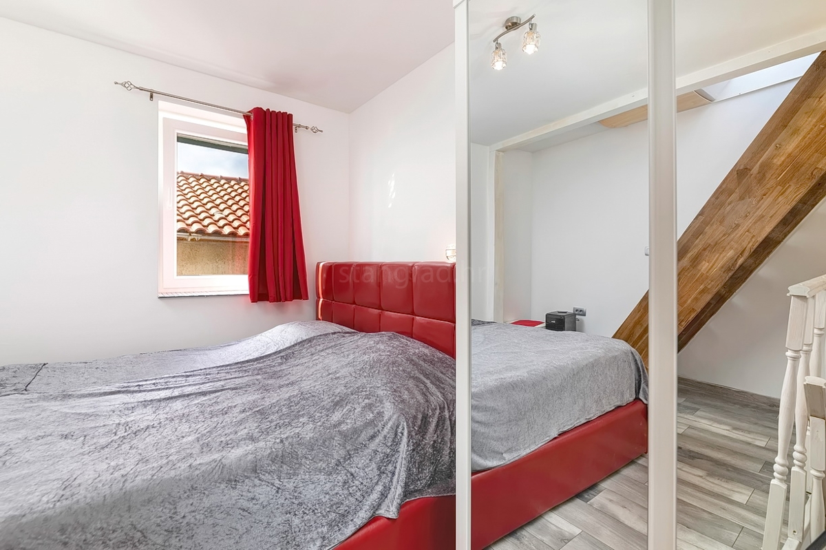 Punat, casa in pietra con due monolocali vicino al mare!