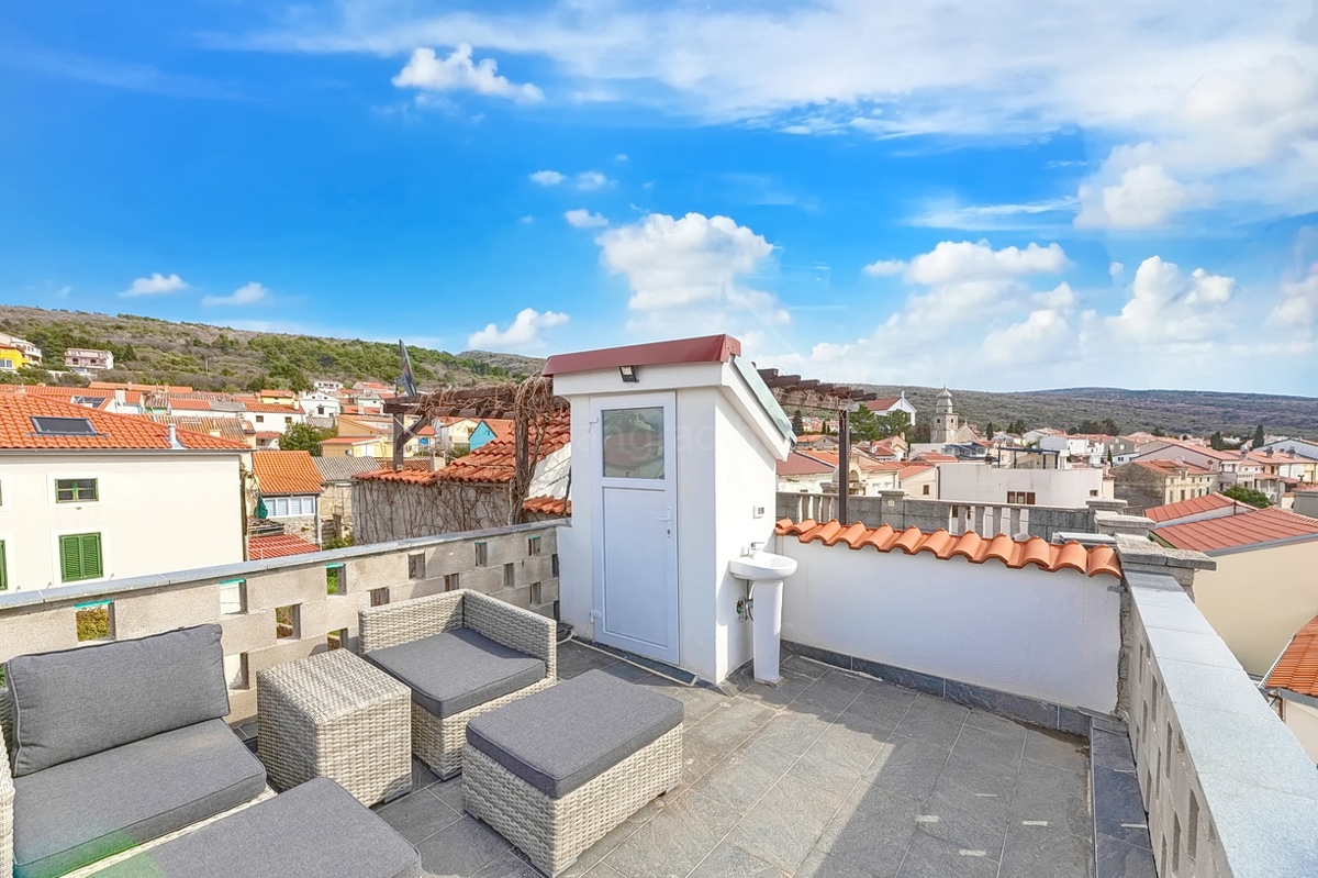 Punat, casa in pietra con due monolocali vicino al mare!