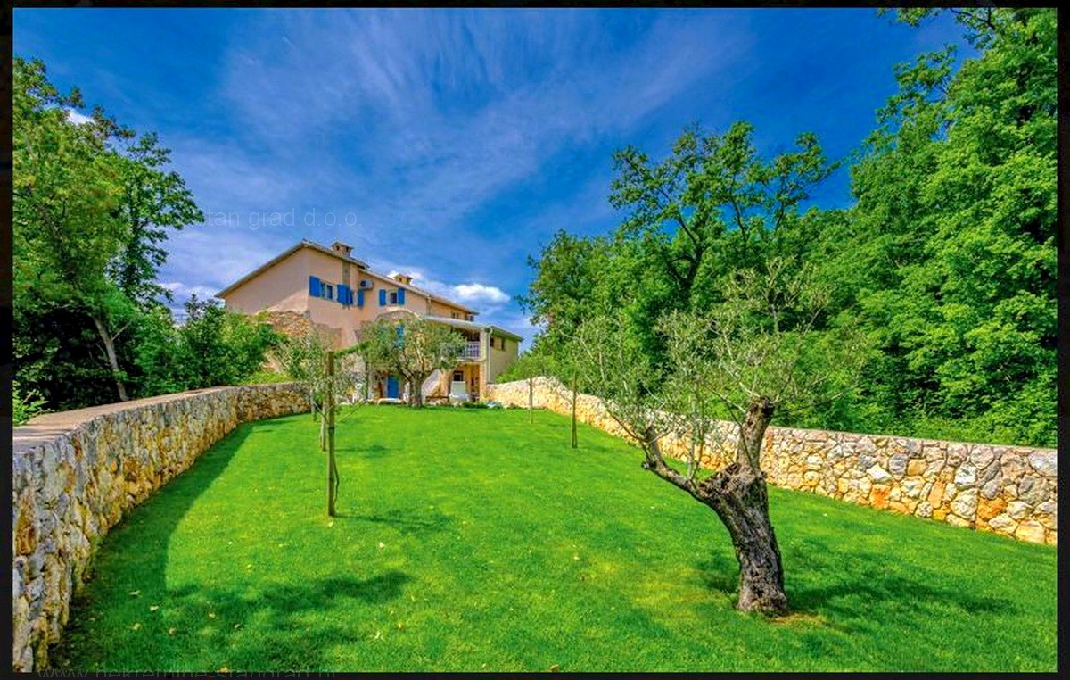 Šilo, dintorni, vecchia casa in pietra splendidamente ristrutturata con piscina in una posizione tranquilla!