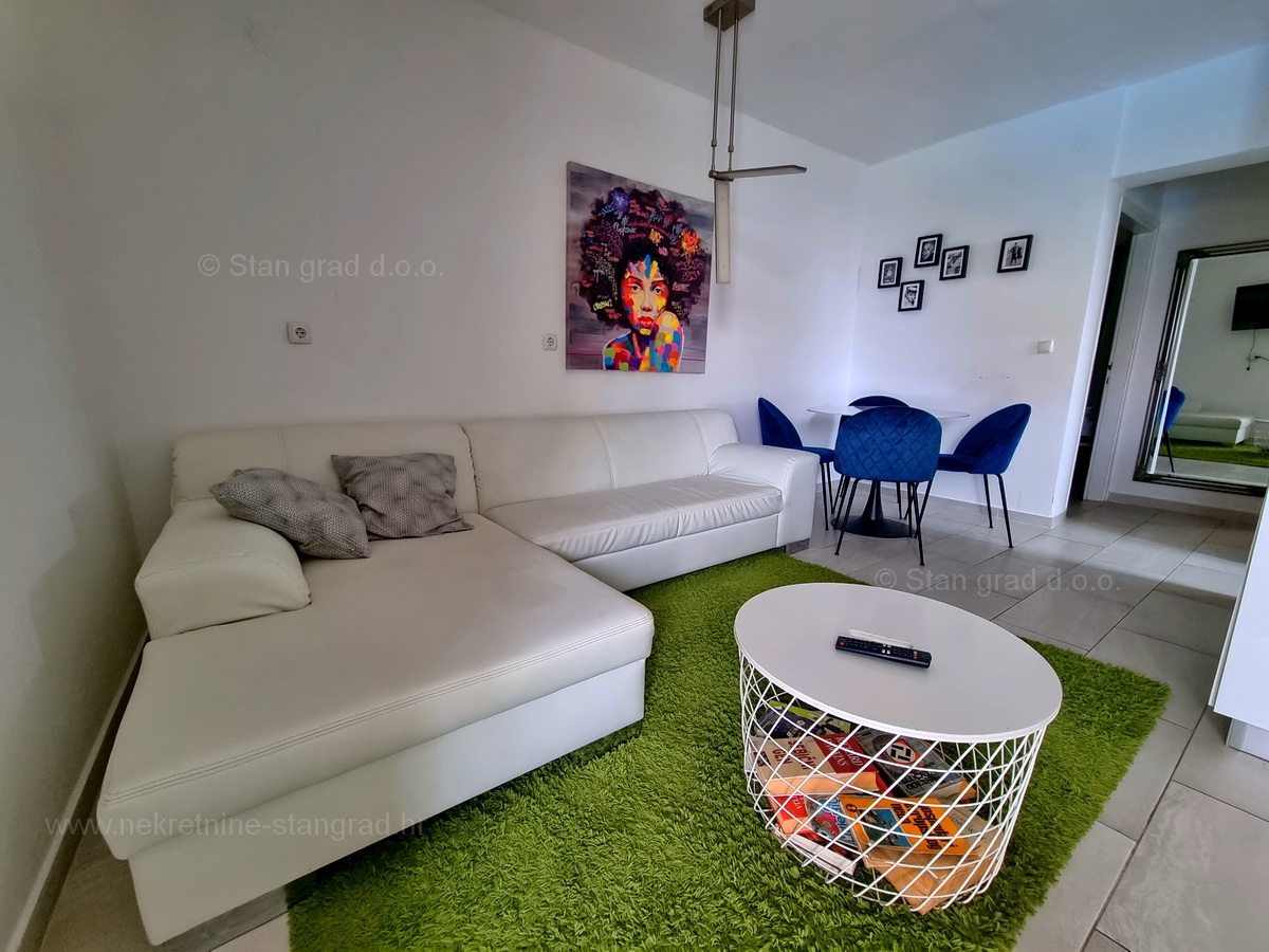 Malinska, vendita di un condominio con due piscine e vista mare!