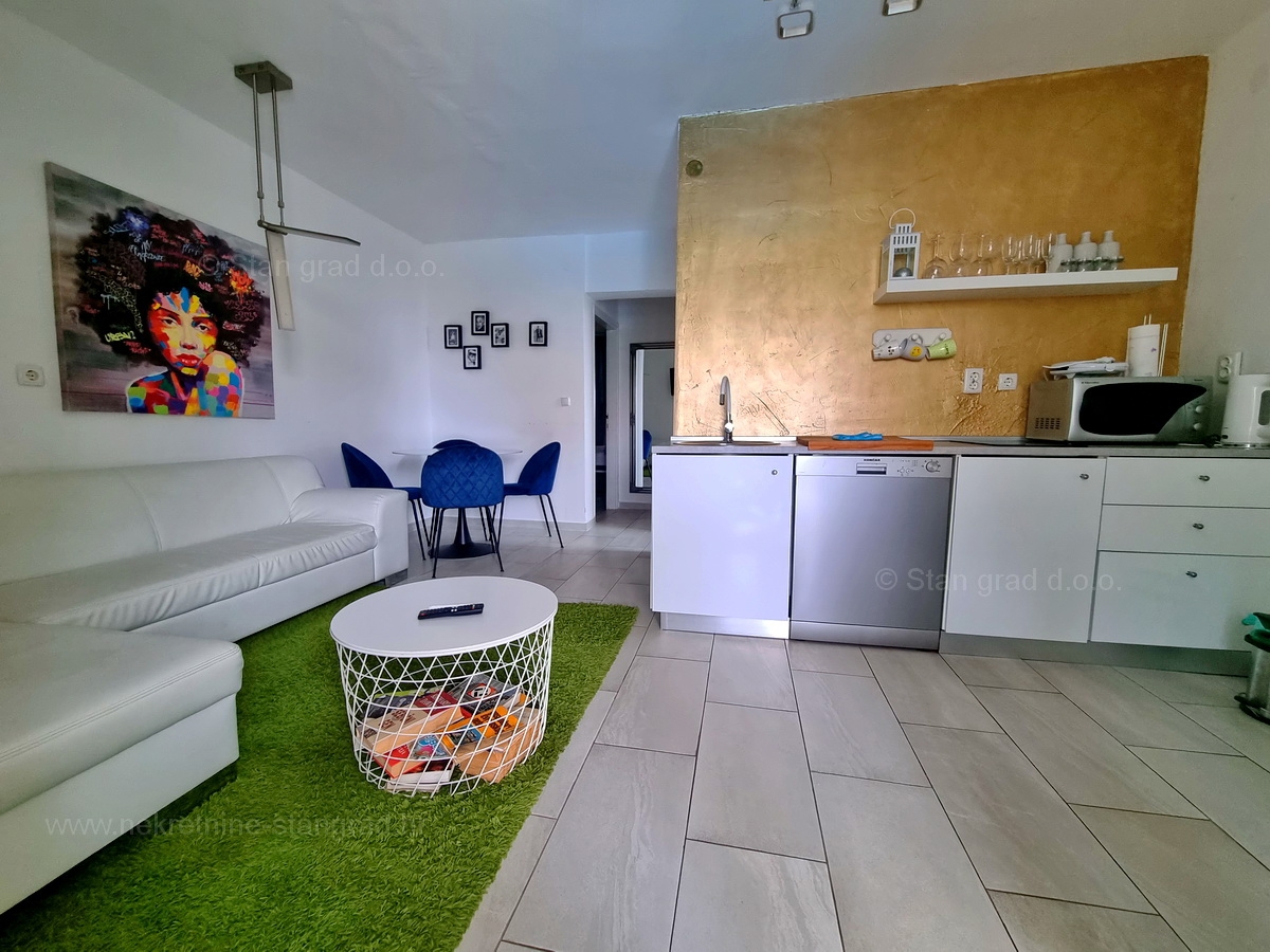 Malinska, vendita di un condominio con due piscine e vista mare!