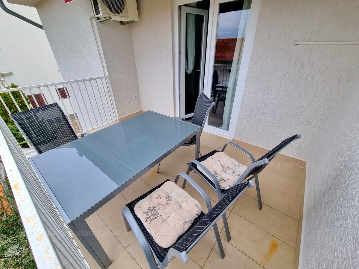 Malinska, vendita di un condominio con due piscine e vista mare!