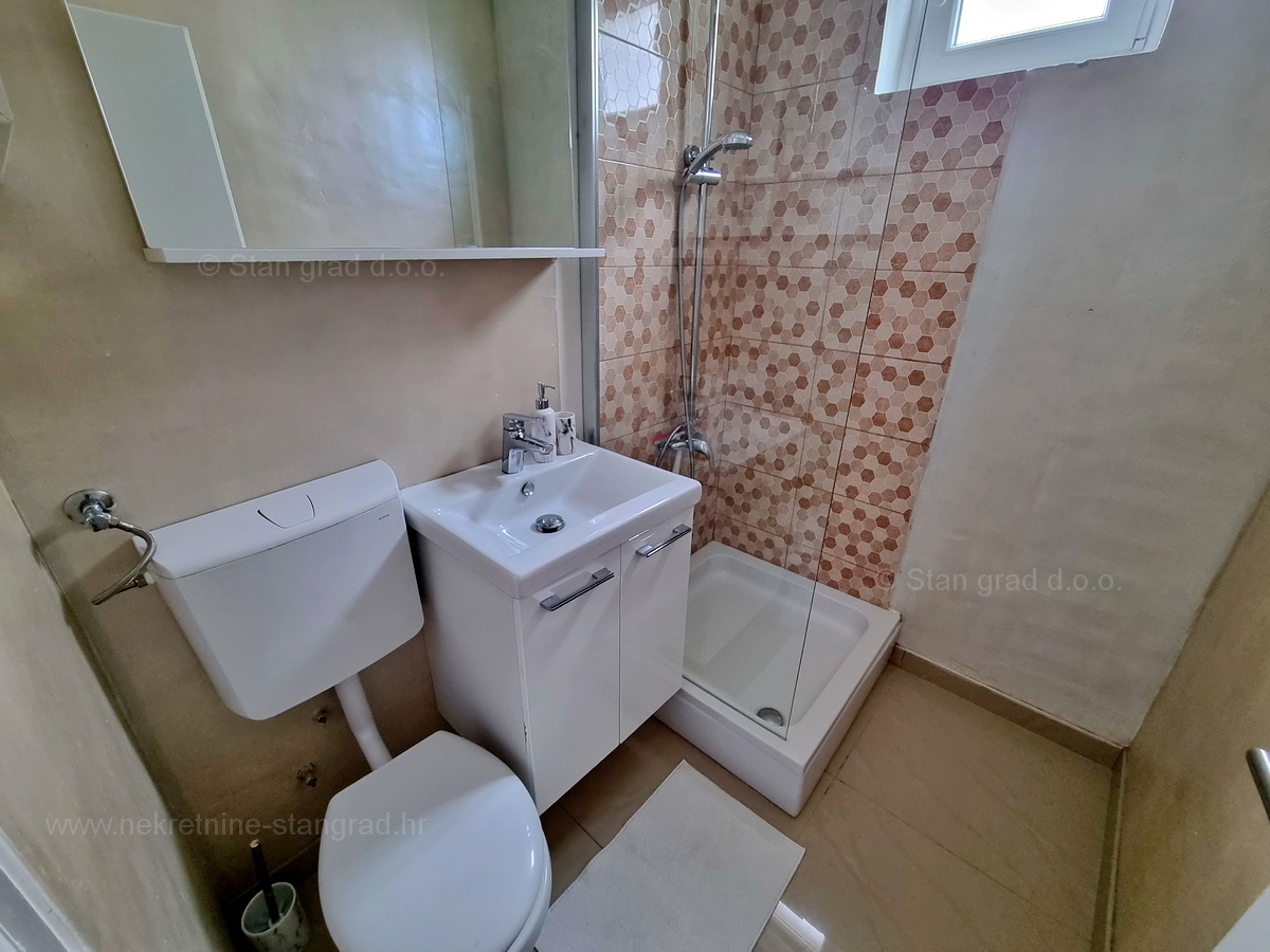 Malinska, vendita di un condominio con due piscine e vista mare!