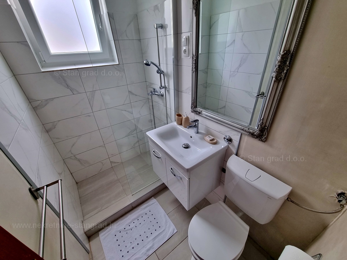 Malinska, vendita di un condominio con due piscine e vista mare!