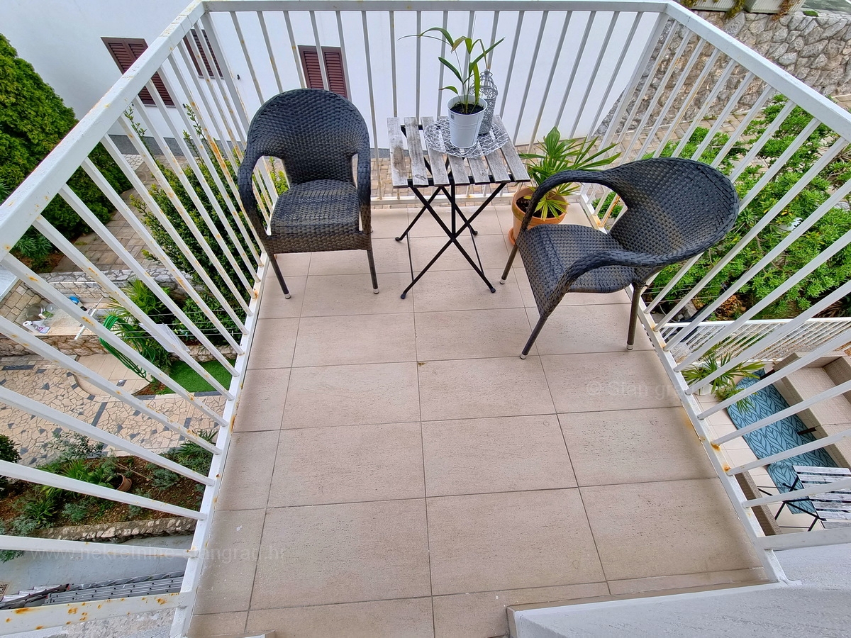 Malinska, vendita di un condominio con due piscine e vista mare!