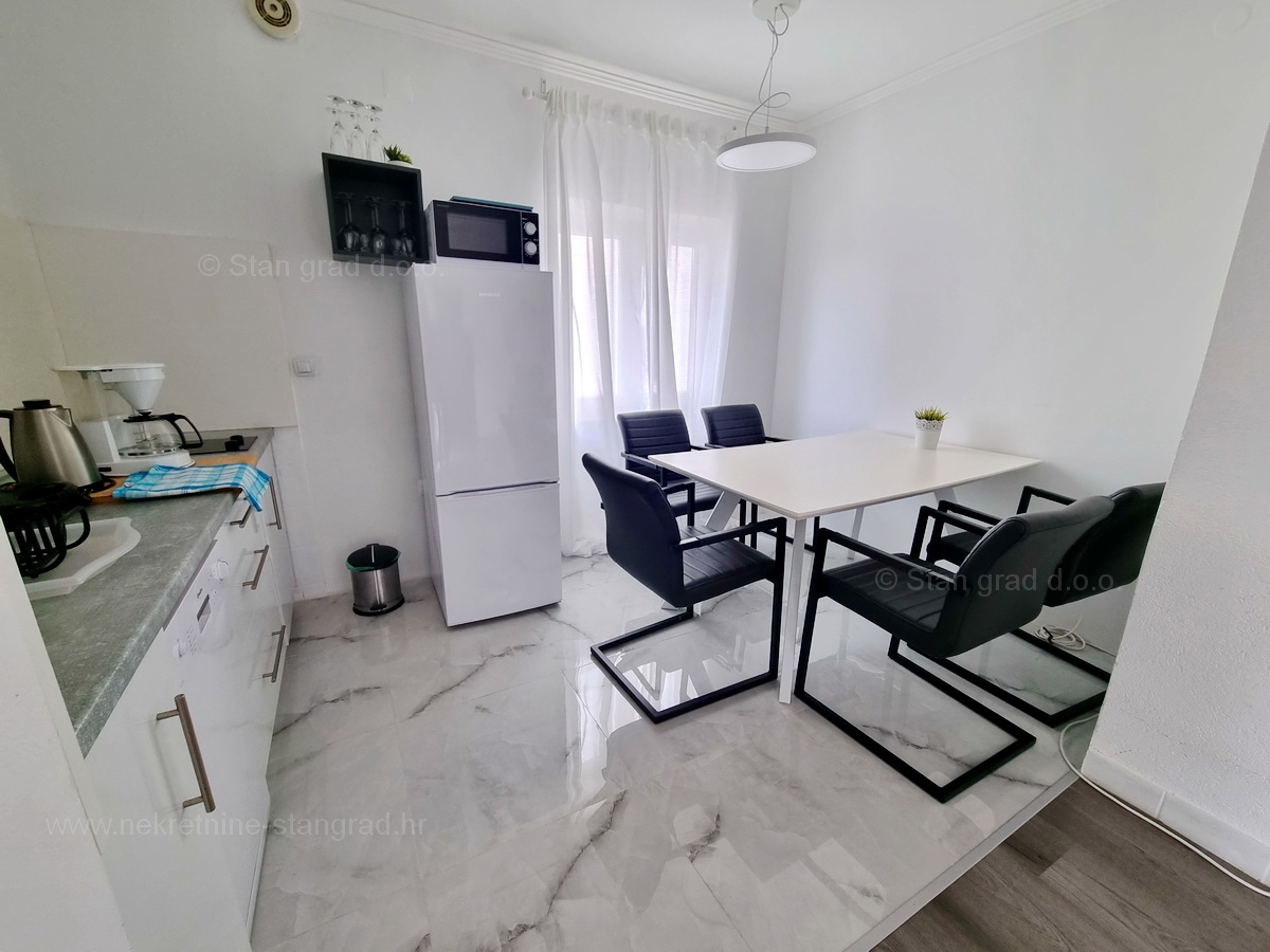 Malinska, vendita di un condominio con due piscine e vista mare!