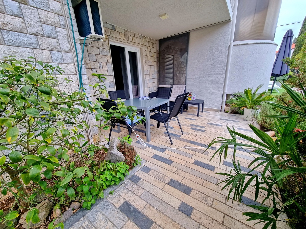Malinska, vendita di un condominio con due piscine e vista mare!