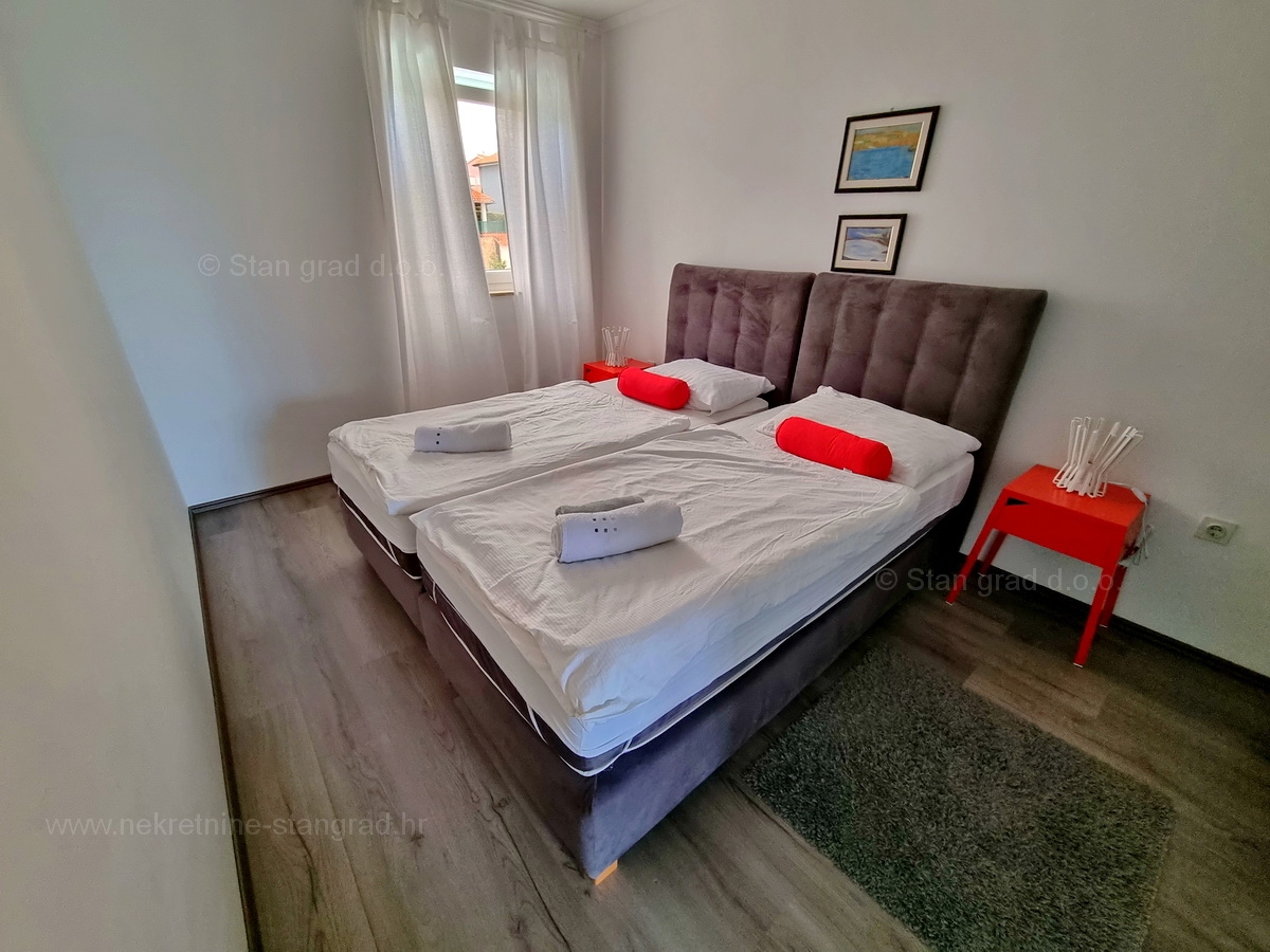 Malinska, vendita di un condominio con due piscine e vista mare!