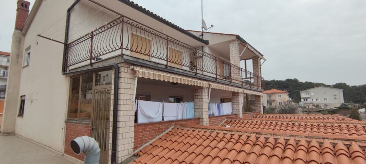 Pula, struttura con funzione di casa di cura, vista mare