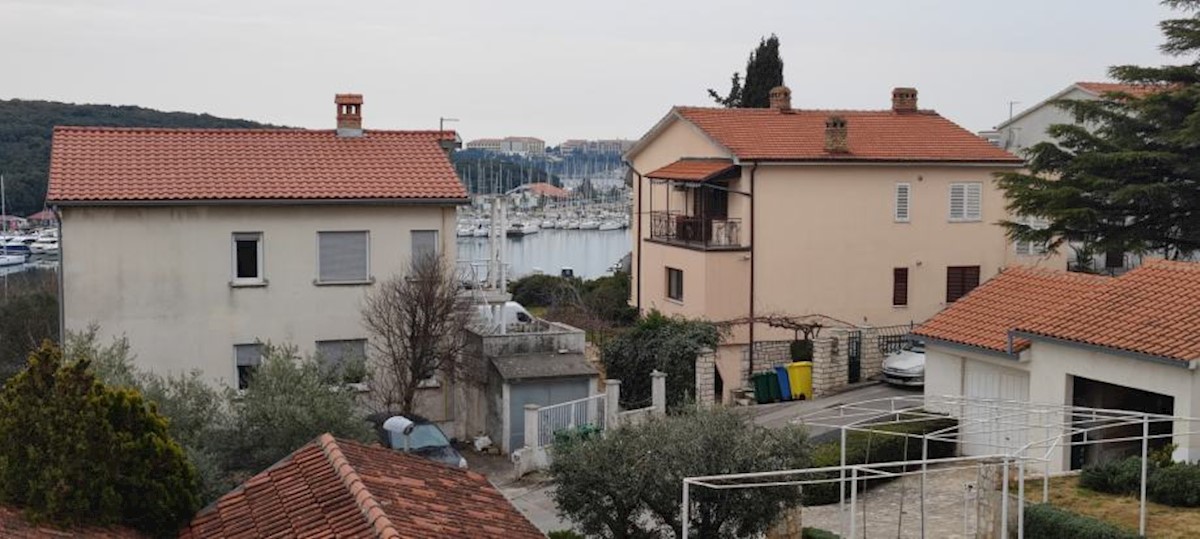 Pula, struttura con funzione di casa di cura, vista mare