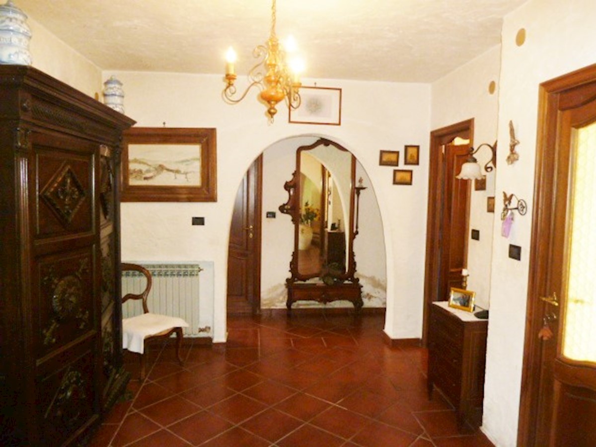 Casa rustica vicino a Pola