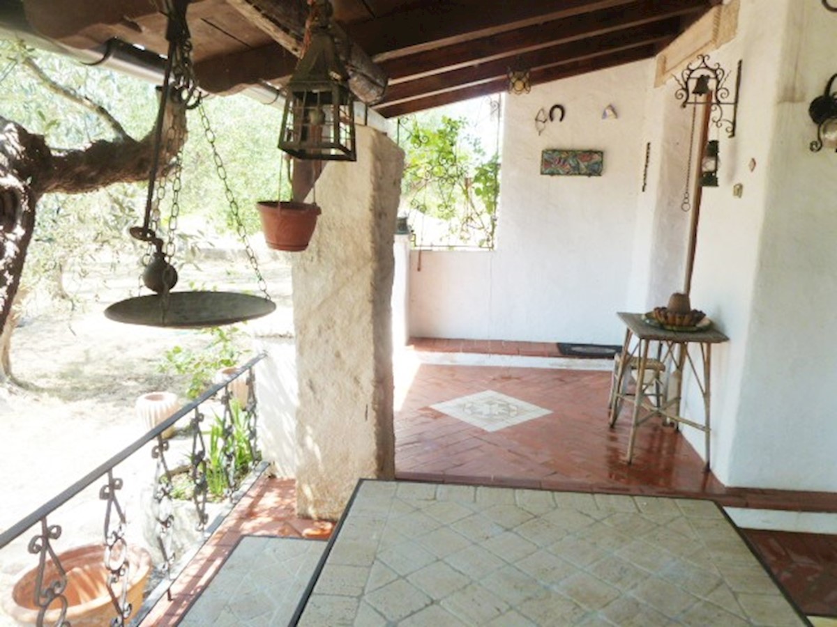 Casa rustica vicino a Pola