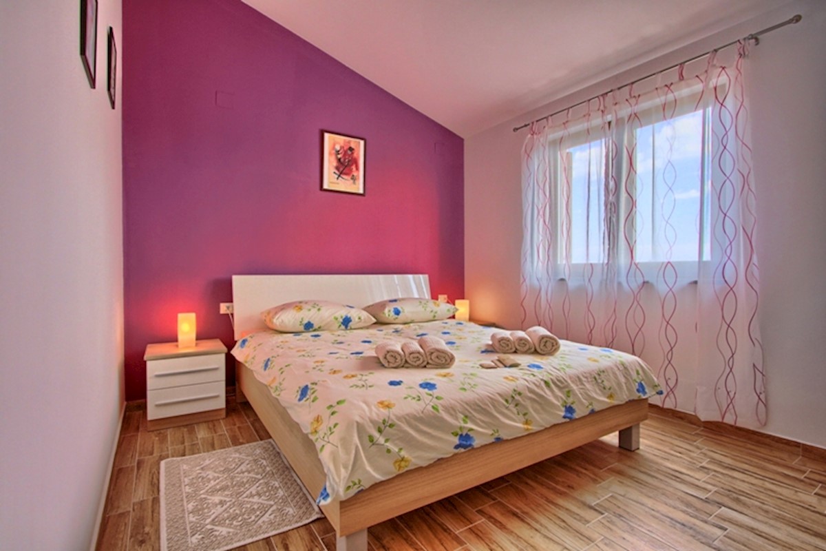 Vicino a Svetvinčent, lussuosa villa su un grande terreno!