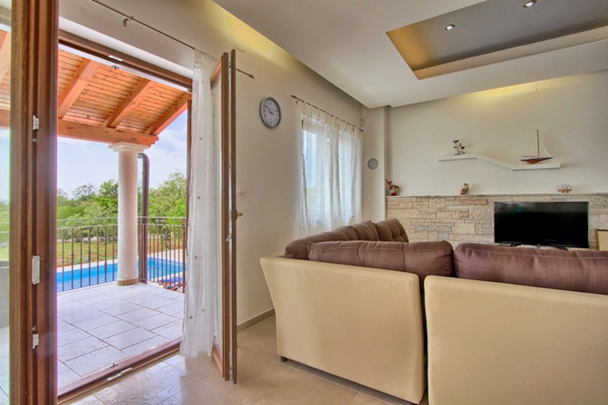 Vicino a Svetvinčent, lussuosa villa su un grande terreno!