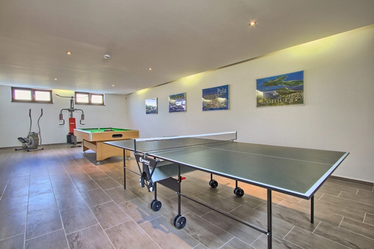 Vicino a Svetvinčent, lussuosa villa su un grande terreno!