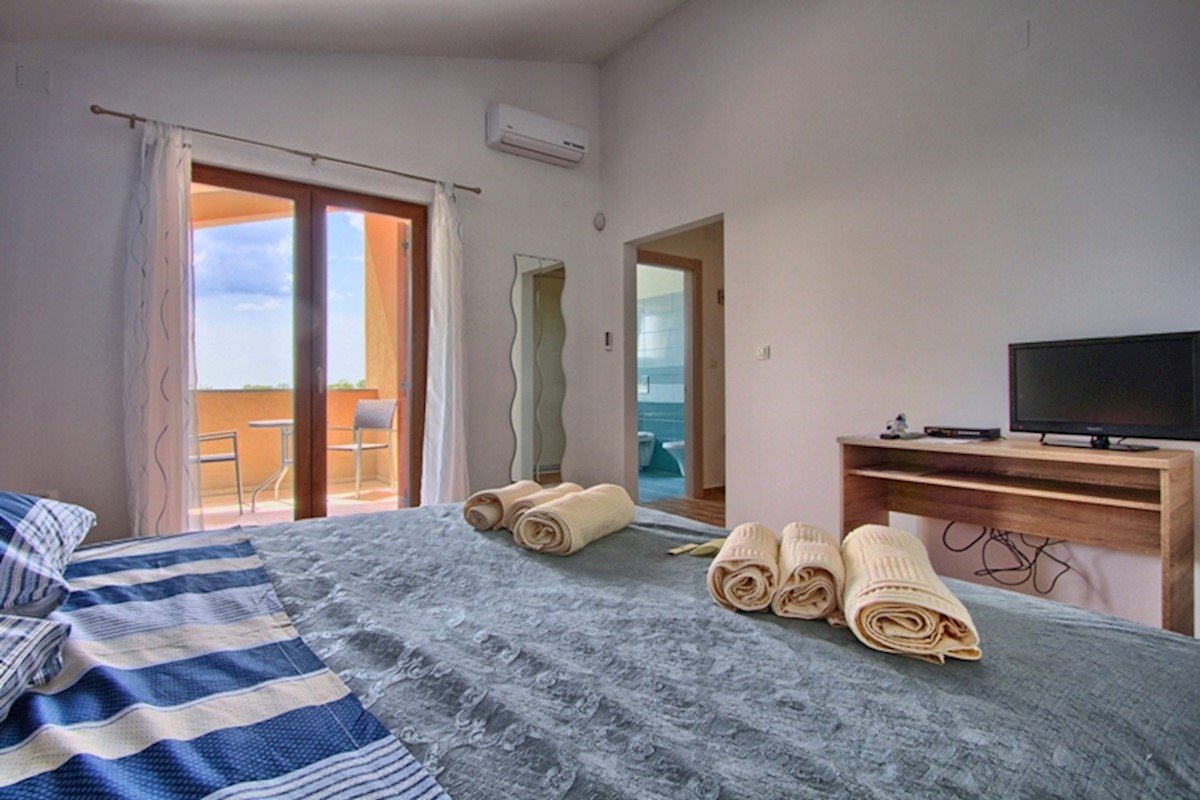 Vicino a Svetvinčent, lussuosa villa su un grande terreno!