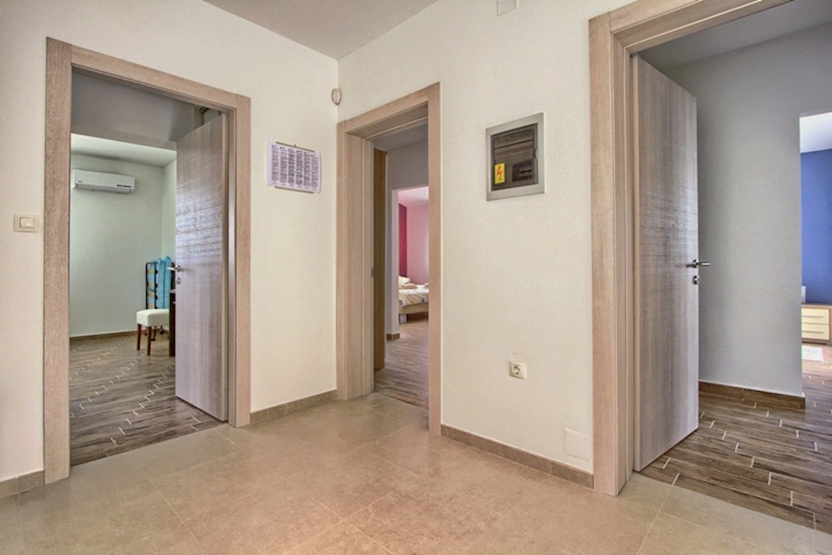 Vicino a Svetvinčent, lussuosa villa su un grande terreno!