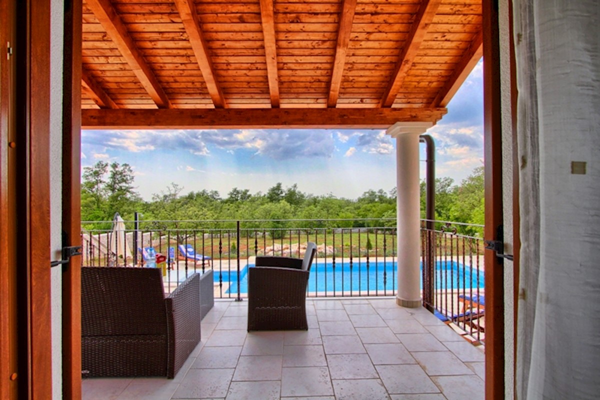 Vicino a Svetvinčent, lussuosa villa su un grande terreno!