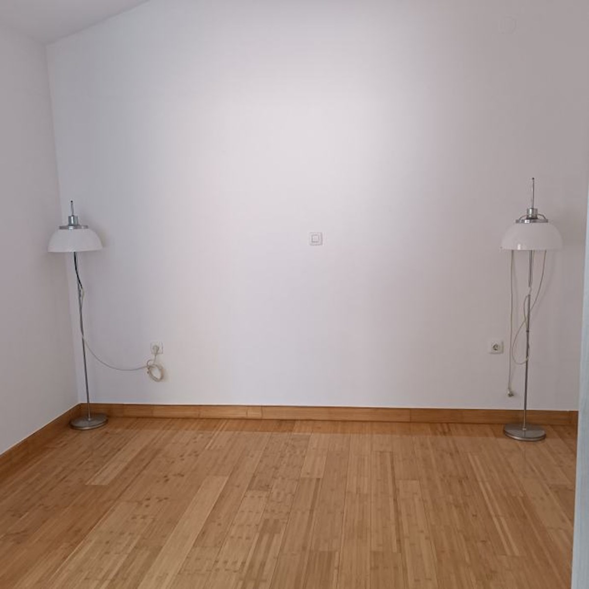 In vendita è un appartamento spazioso e moderno a Valbandon