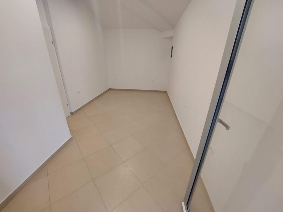 Appartamento di 63,53 m² in una zona tranquilla di Pola - una combinazione ideale di funzionalità e stile di vita mediterraneo