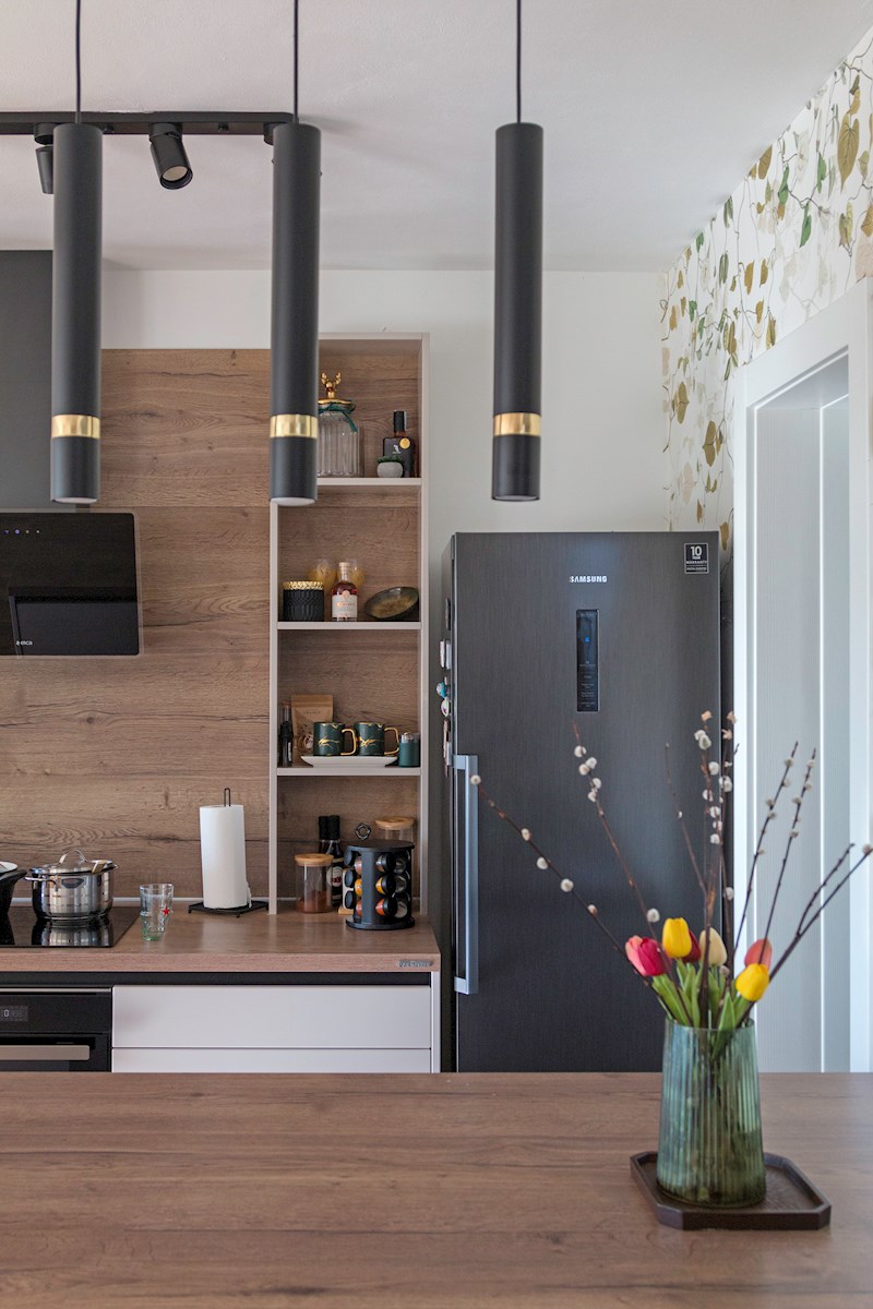 Vendesi - Moderna casa familiare con ampio terreno, a 1 km dal mare