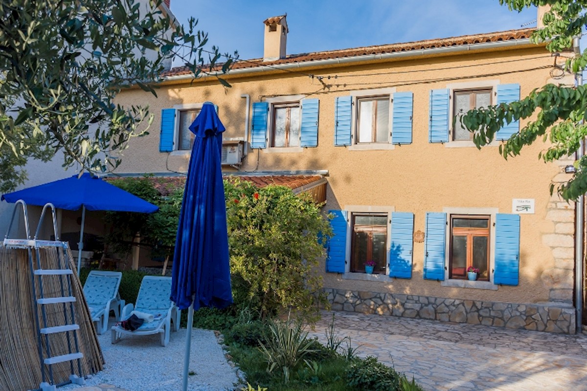 Casa in pietra d'Istria con piscina