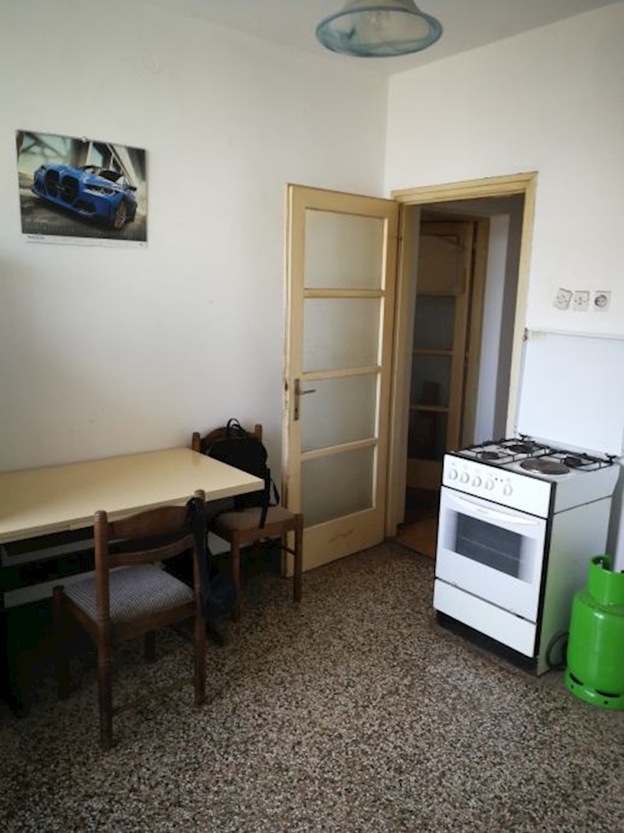 Appartamento da ristrutturare, 76 m2, Pola