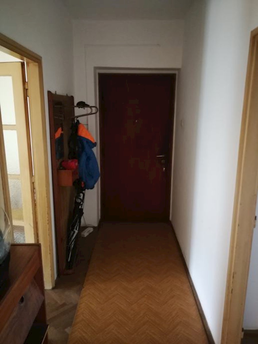 Appartamento da ristrutturare, 76 m2, Pola