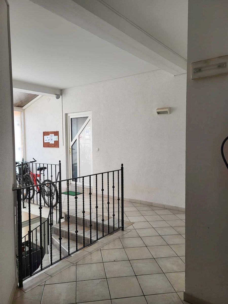 Ampio appartamento nel centro di Premantura, 74m2.